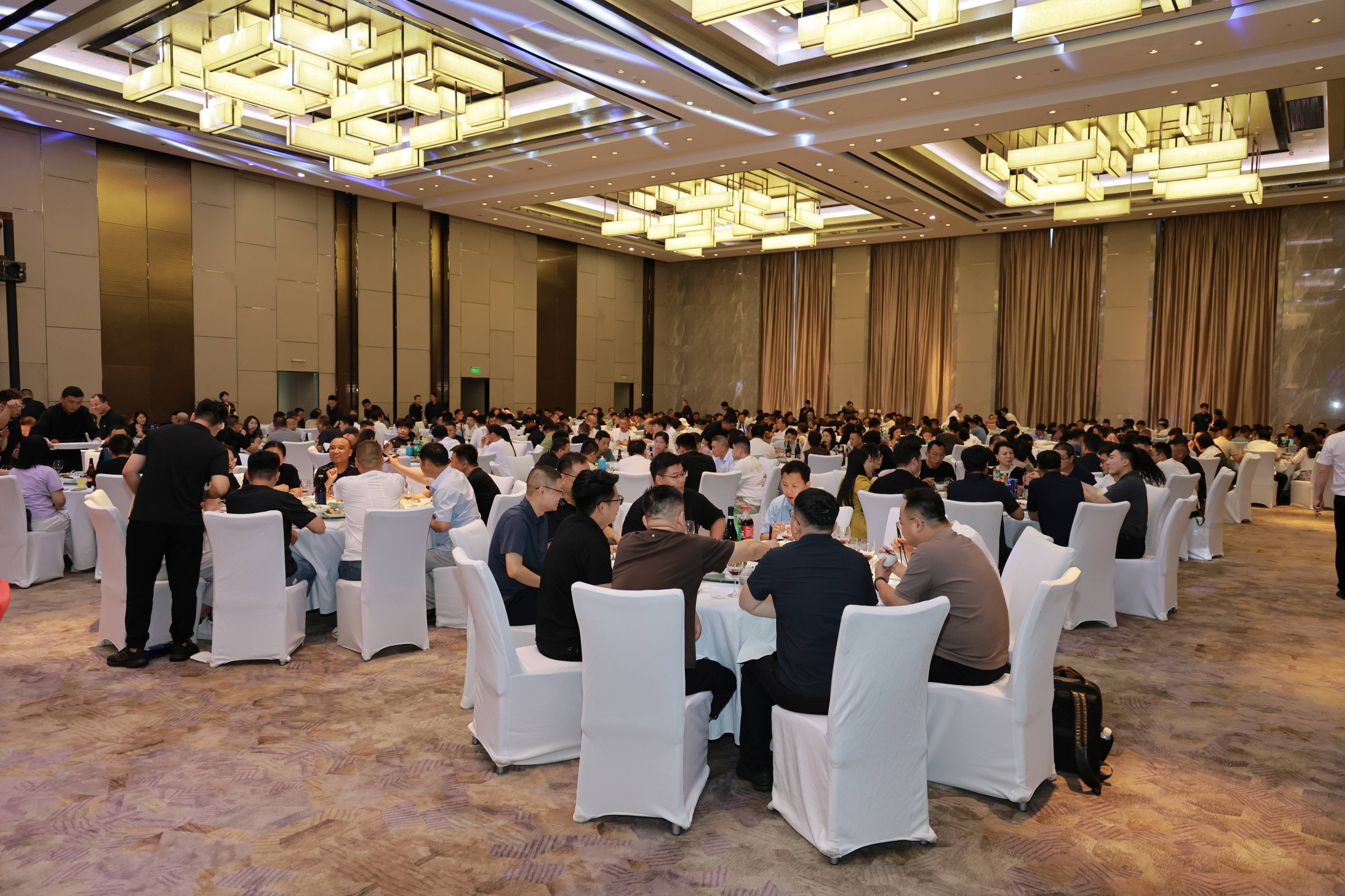 携手同行 焊铸未来｜2025年埃森展会欢迎晚宴圆满落幕
